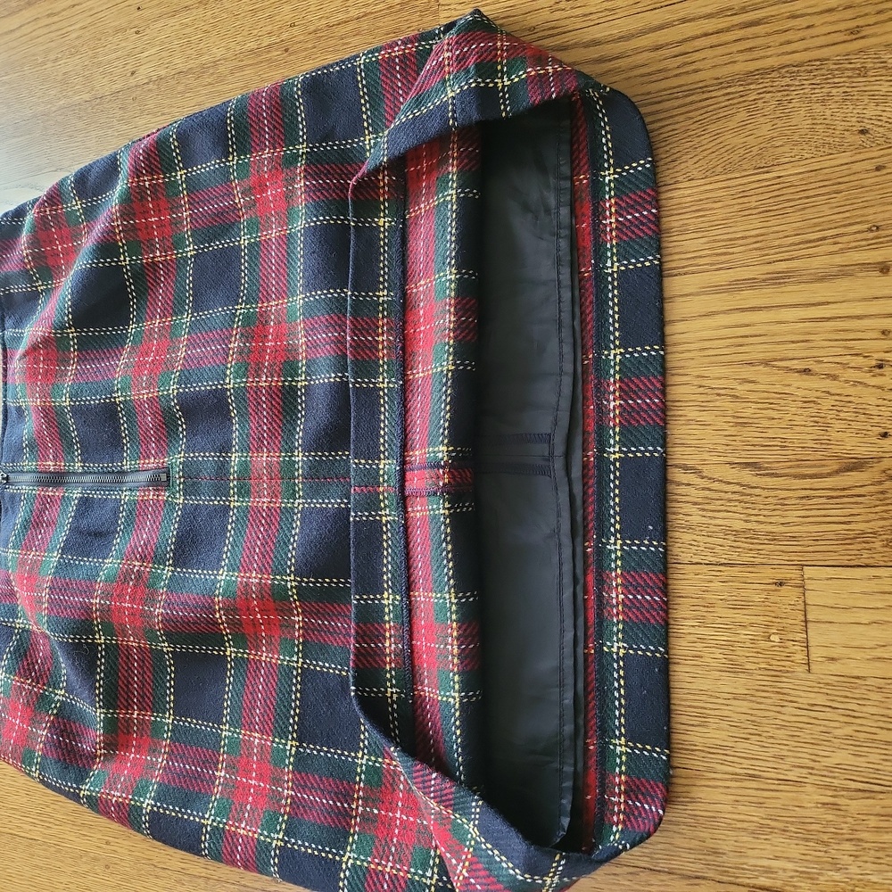 Cute Christian Berg Wool Skirt - Picture 6 of 14